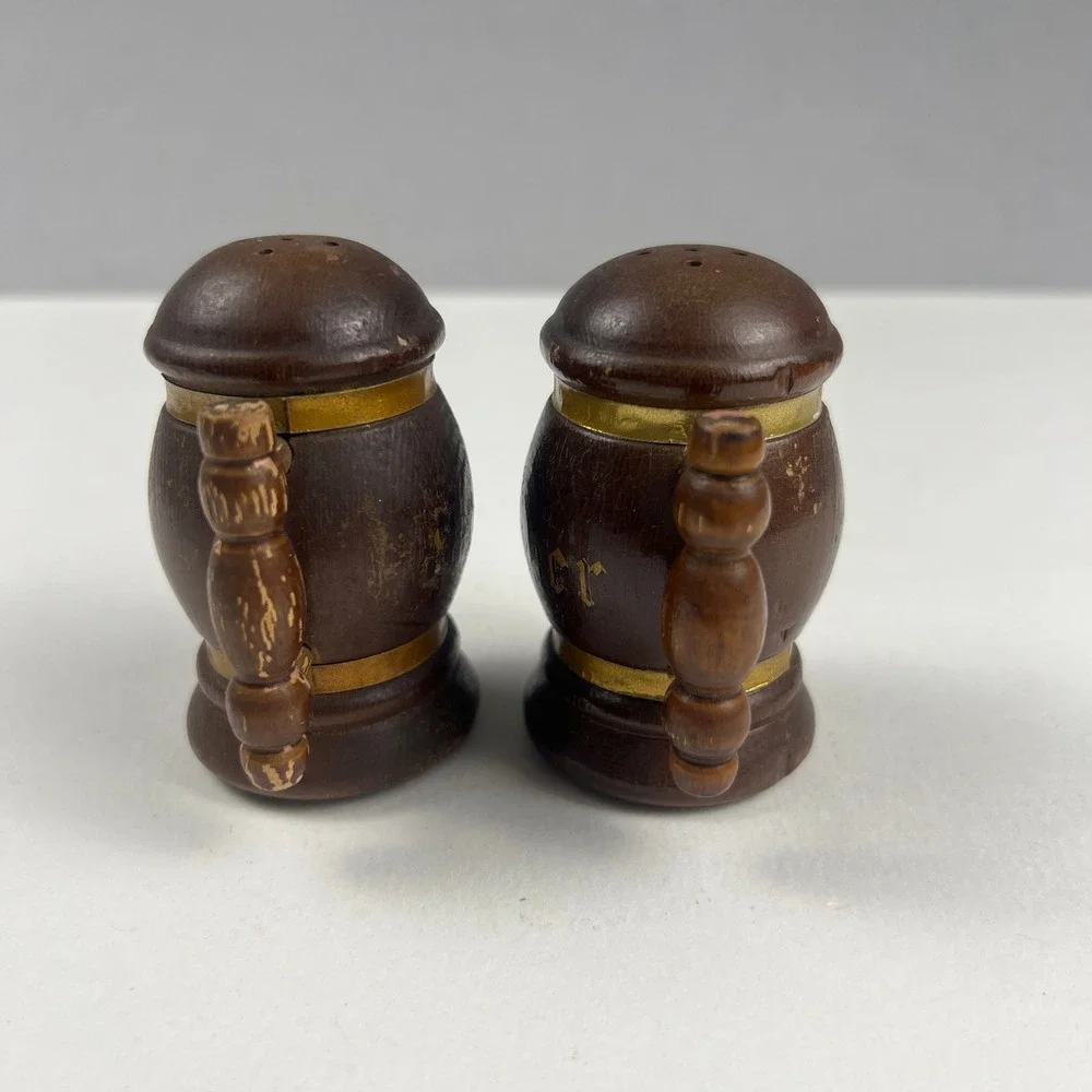 Vintage Wood Barrel Stein Salt Pepper Shakers Brown Souvenir Rustic Farmhouse